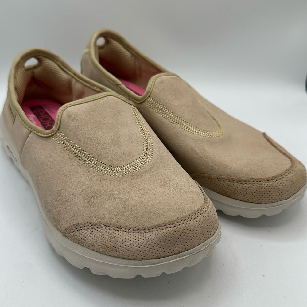 Skechers tan GoWalk memory foam Resalyte sneakers with leather uppers, size 8